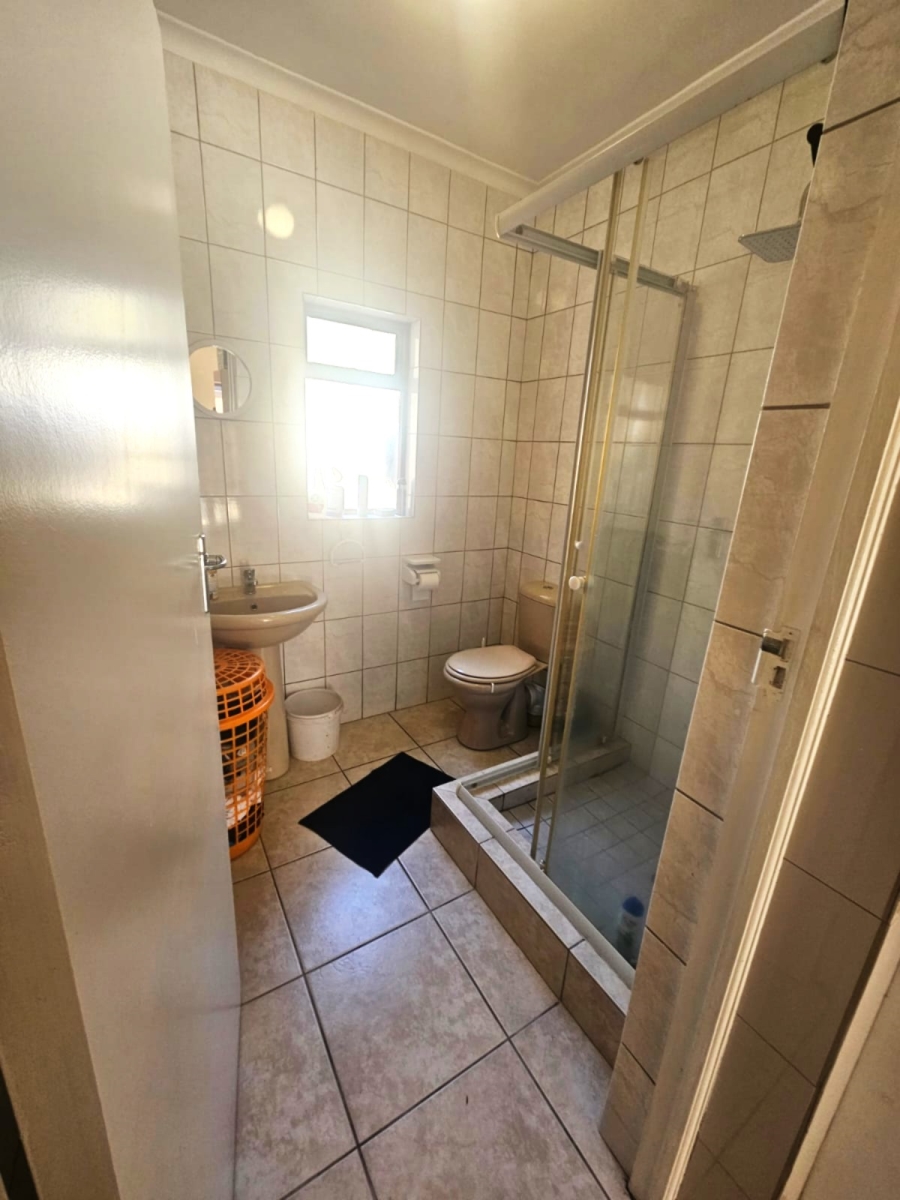 5 Bedroom Property for Sale in Vierlanden Western Cape